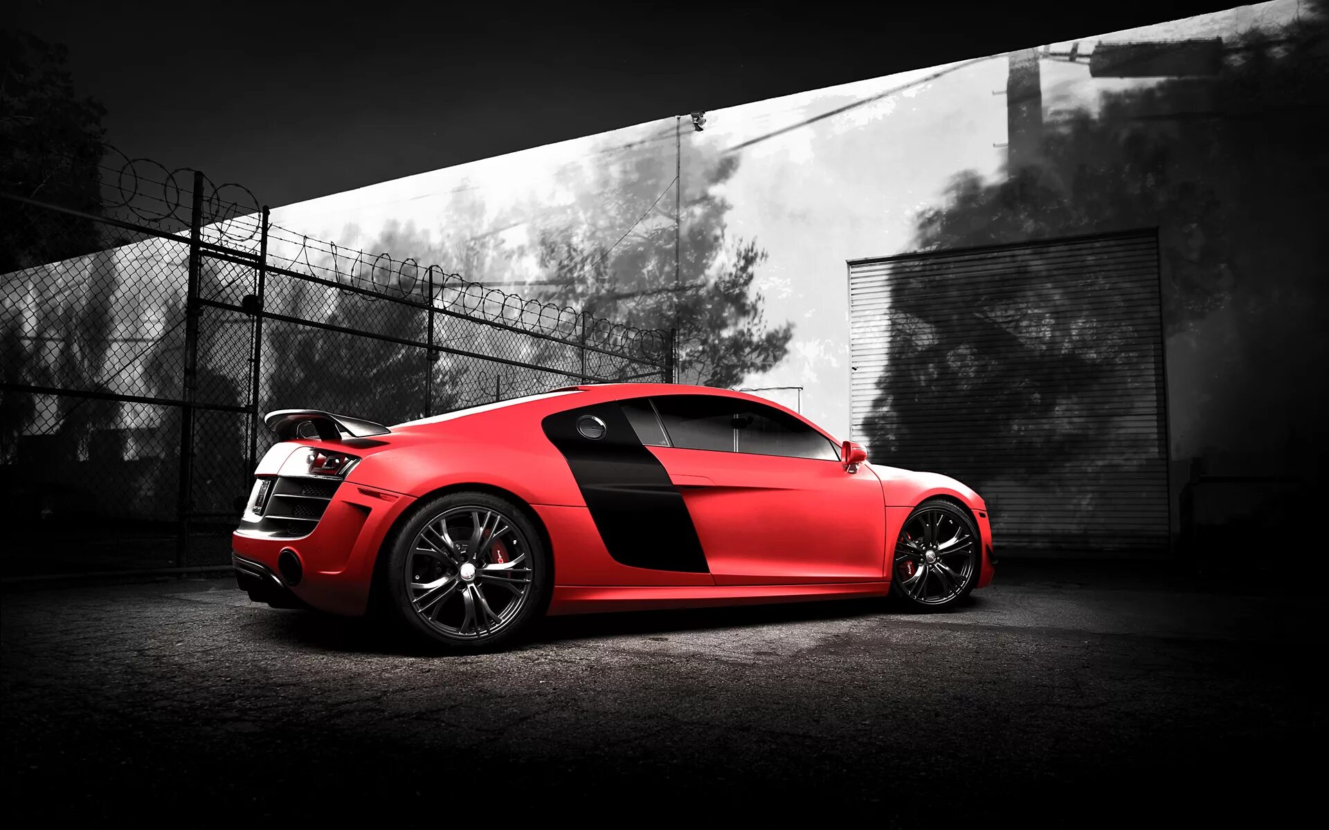 Бело красный автомобиль. Audi r8 gt. Audi r8 Red. Audi r8 2022. Ауди r8 красная.