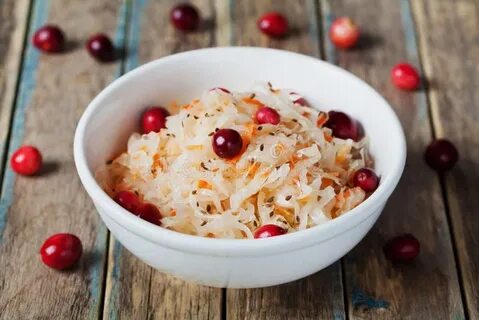Капуста маринованная быстрого приготовления с клюквой