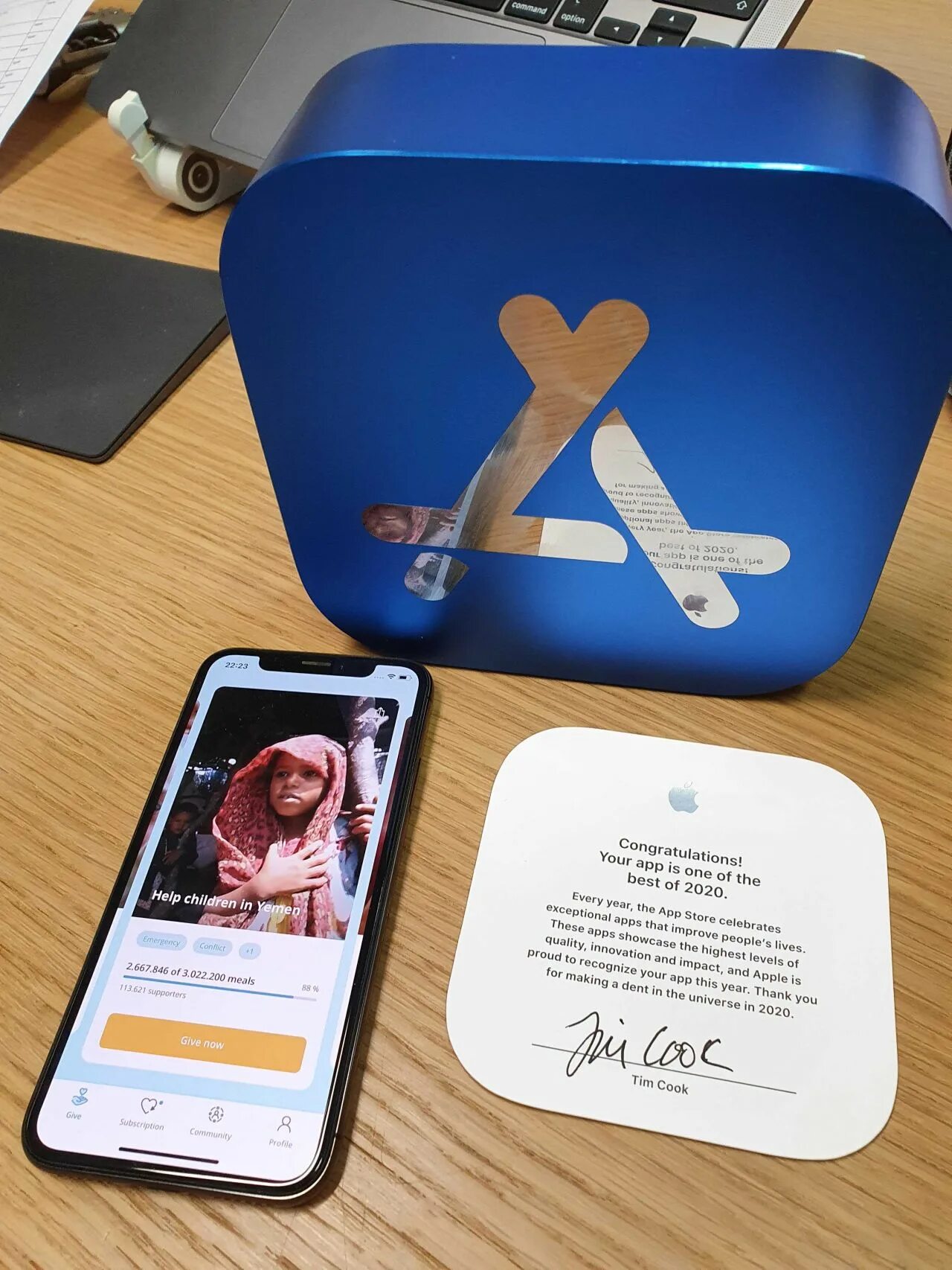 Apple app store отзывы. Награда apple. награда app store. карточка подписки apple. appstore для apple tv значок.