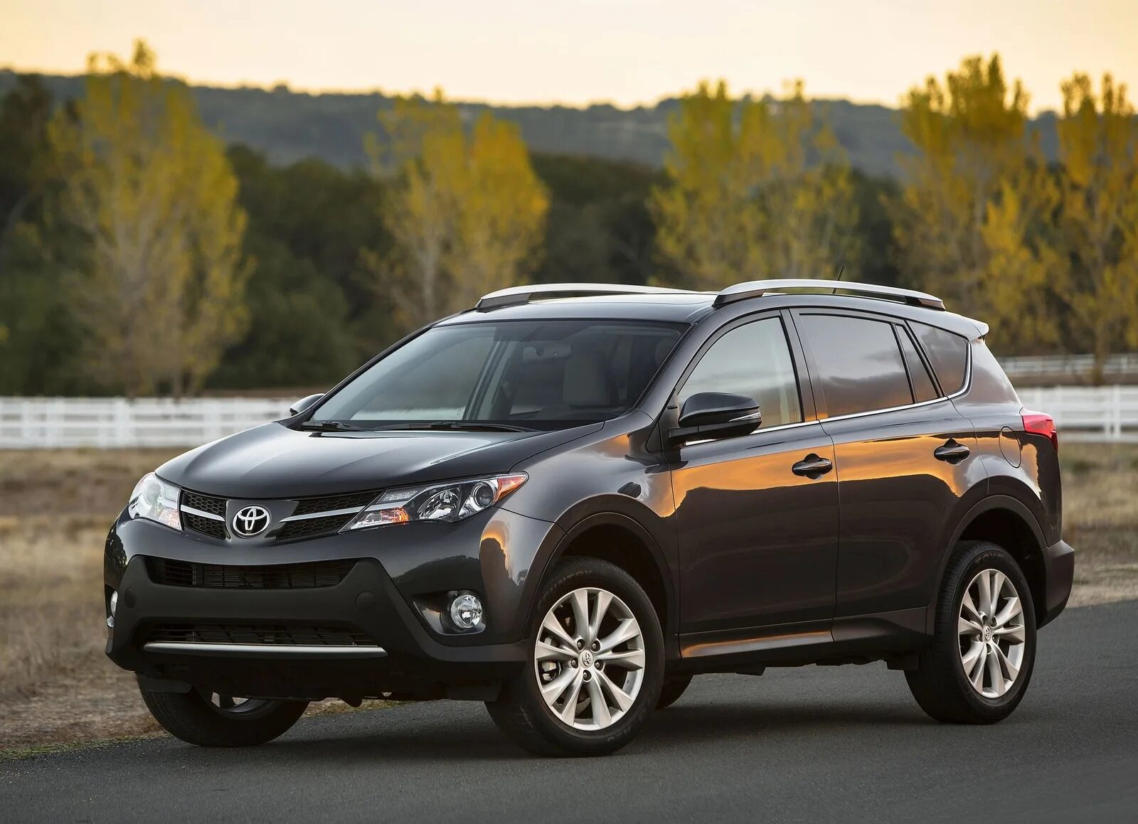 Toyota rav4 4 2013. Toyota rav4 4. тойота рав 4 2013 года. тойота рав 4 2017. Toyota rav4 2017.