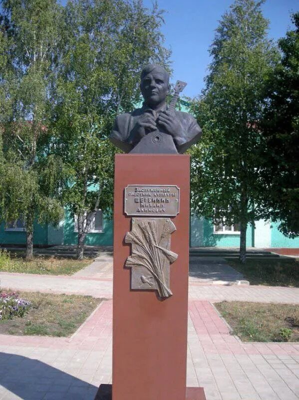Церковь троицы живоначальной белгородская область. Белгородская область село большебыково. Белгородская область село большебыково. Храм святой животворящей троицы белгород. Большебыково белгородская область ансамбль.