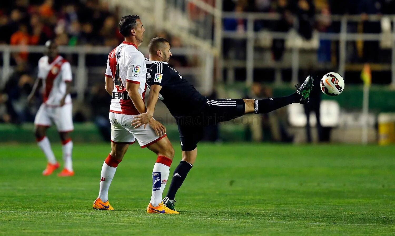 Реал Мадрид райо Вальекано. Frank Garcia футболист Rayo Vallecano. Эльче райо Вальекано. Диего Лопес райо Вальекано.