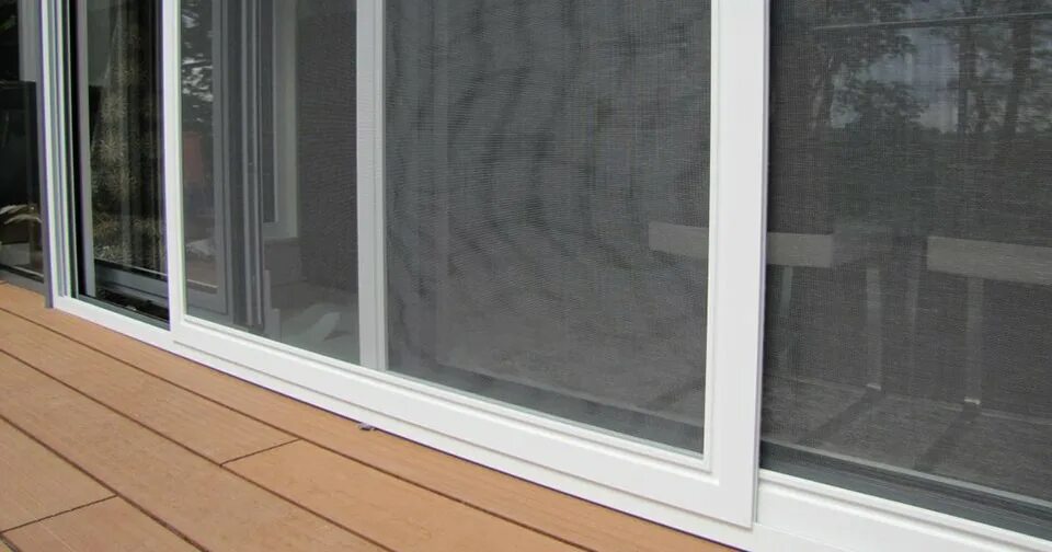 Москитная сетка на балкон. Москитные сетки - открывные. Москитная сетка на дверь балкона. Москитная сетка на дверь. Распашная москитная сетка на окно.
