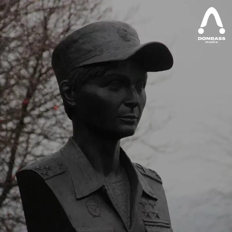 Памятник ольге качуре в новокузнецке. Мемориал донбасса героев освободителей. Памятник ольге качуре в новокузнецке. Памятник герою. В донецке памятник ольге качуре.