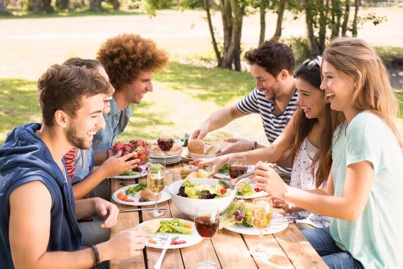 Пикник на природе с коллективом. Have lunch outdoors картинки. Have lunch. Фото о разнообразии людей. How to eat outside.