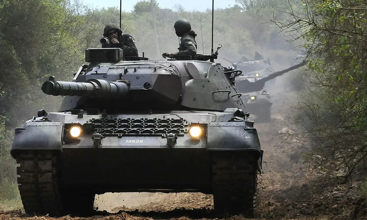 Леопард 5 2025. Леопард 1а5. танк леопард 1а4. танков leopard 1a5. танк leopard 1.