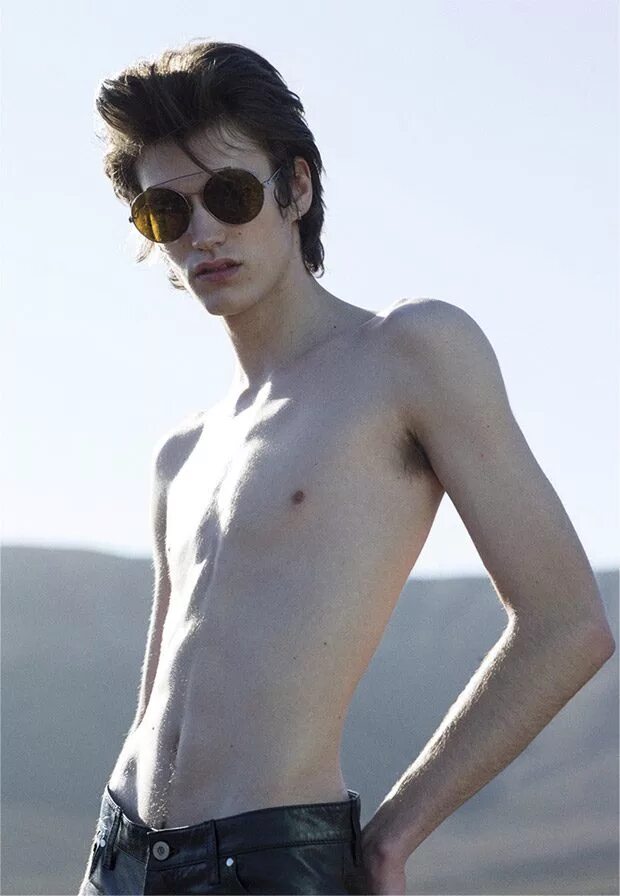 Элиас де пут. Skinny boy. Эмо мальчик в скинни. Субтильный юноша. Скинни бойз.
