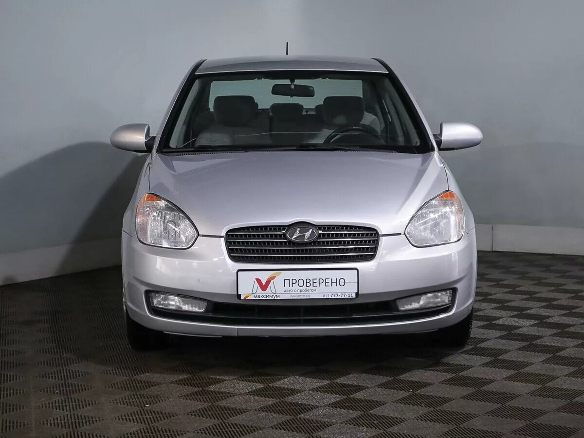 Купить хендай верну. Hyundai Verna 2008. Хендай верна 2008. Зеркало на Hyundai Verna 2008. Hyundai Verna 2008 на дисках.