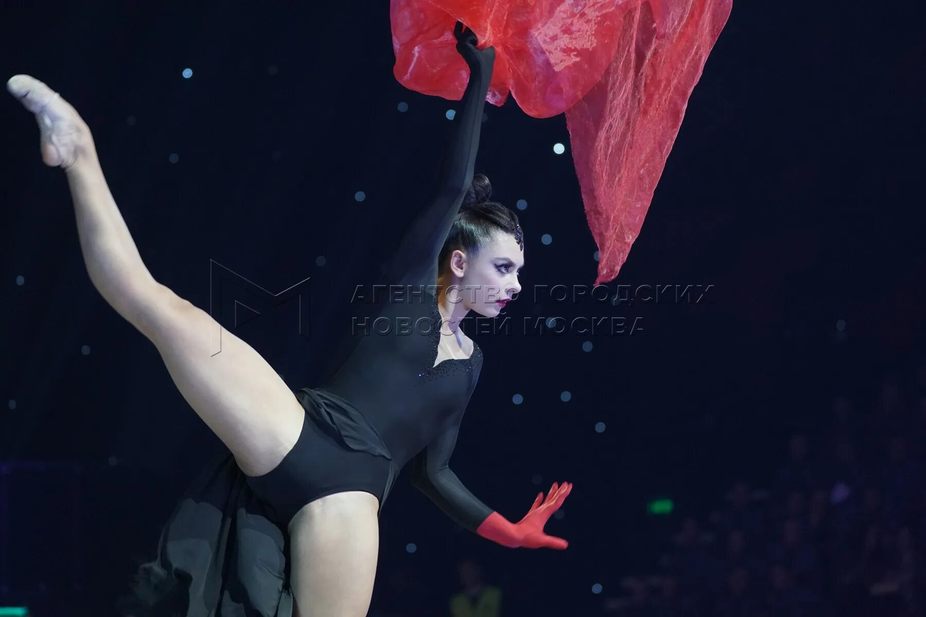 Гала концерт художественная гимнастика 2024. Лала крамаренко гала концерт 2022 год. Гимнасты концерт название мероприятия. Художественная гимнастика выступления. Художественная гимнастика.