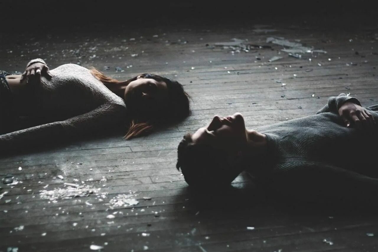 Девушка в больнице парень рядом. Чарльз энрайт призрак. Life), 2009. Мэри элизабет уинстэд death proof. Жизнь за гранью фильм 2009.