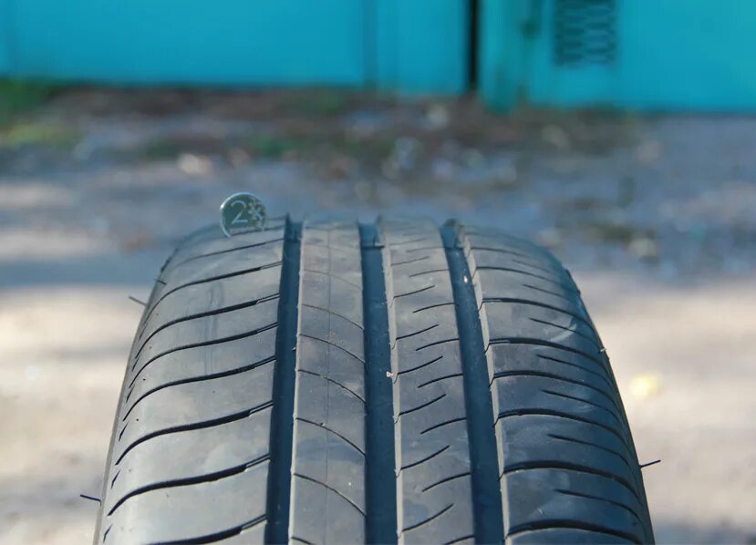 Michelin latitude sport 3. Протектор летних шин. Michelin primacy 3. Протектор резины. Шина kumho rw stud 285/60 r18 высота протектора.