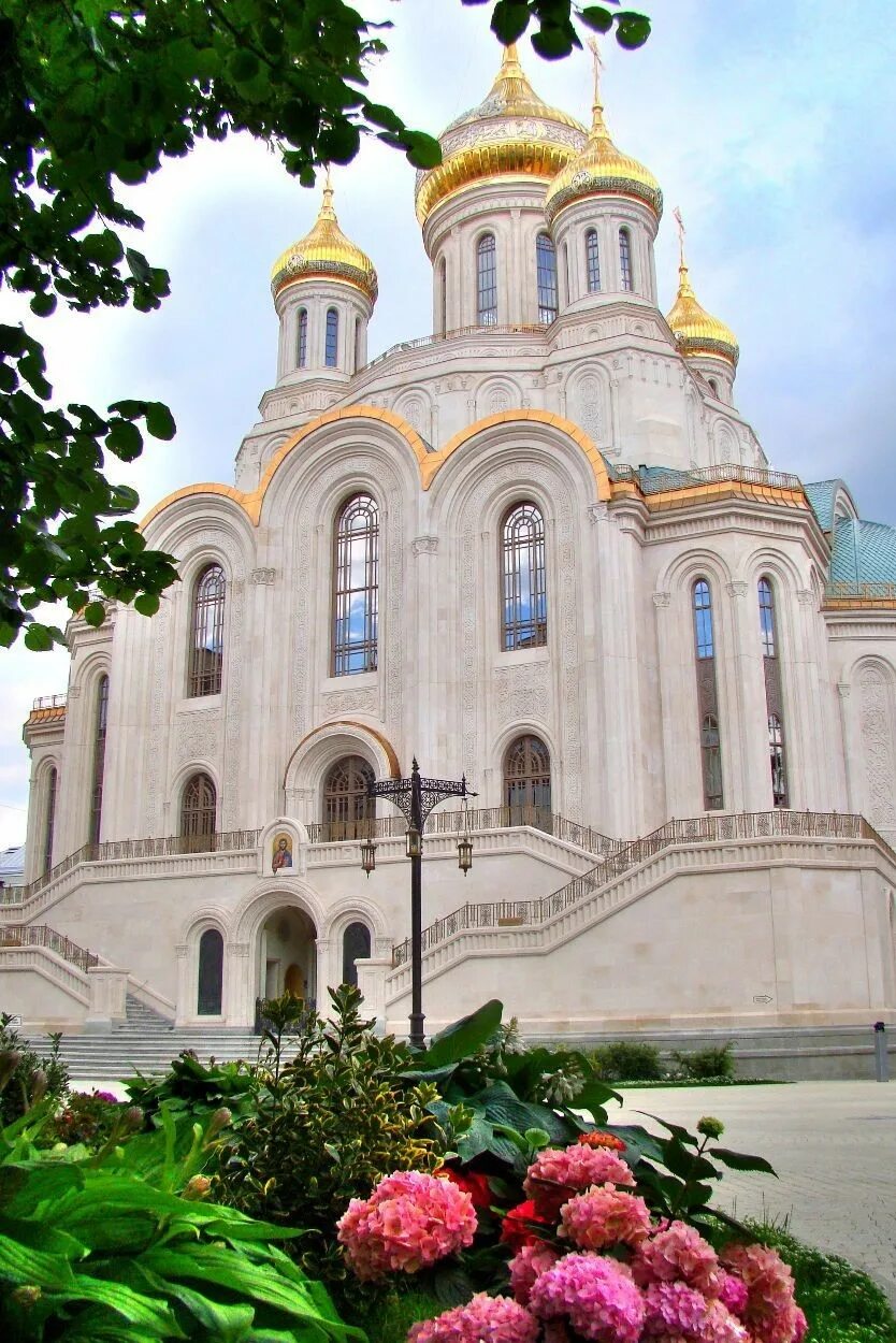 Храм Сретенского монастыря в Москве. Сретенский ставропигиальный мужской монастырь, Москва. Сретенский мужской монастырь в Москве. Сретенского ставропигиального монастыря.