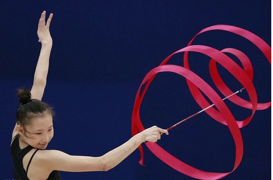 Гимнастику академия художественной гимнастики олимпия. Как называют художественную гимнастику. Лента для художественной гимнастики. Виды художественной гимнастики. Гимнастка.