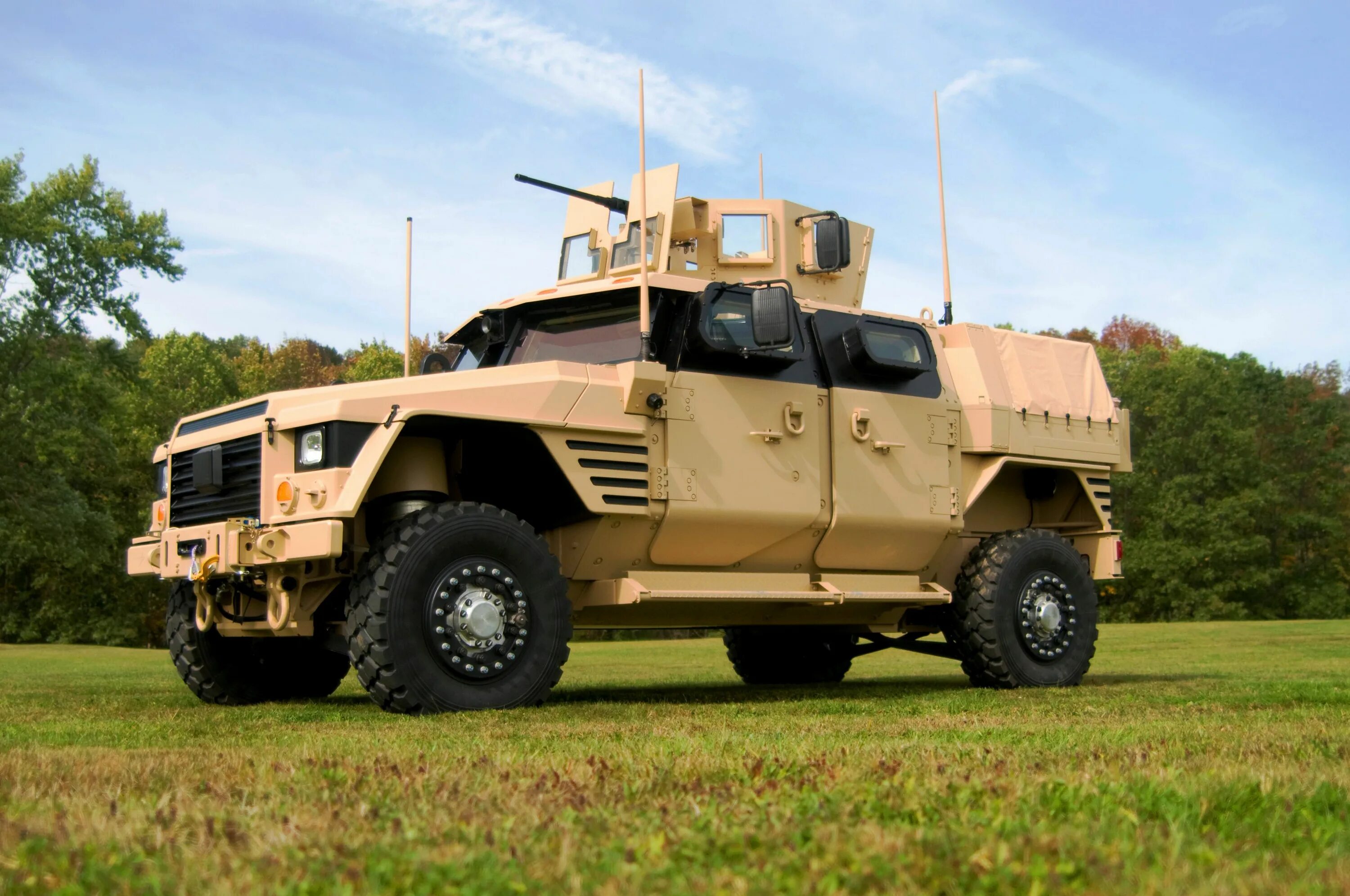 Бронемашина. Lockheed Martin JLTV. Lockheed Martin JLTV Prototype 2008 года. Oshkosh JLTV 4x4 Avenger. JLTV Prototype.