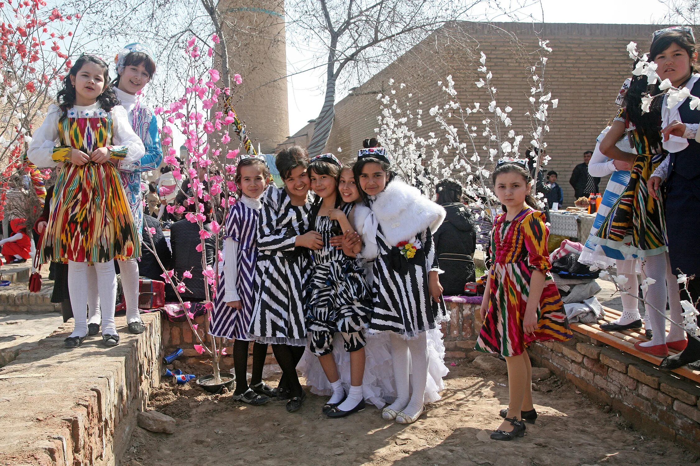 Навруз фото картинки. Праздник Навруз в Узбекистане. Навруз в Бухаре. Новруз байрам Узбекистан. Дети и Навруз в Узбекистане.