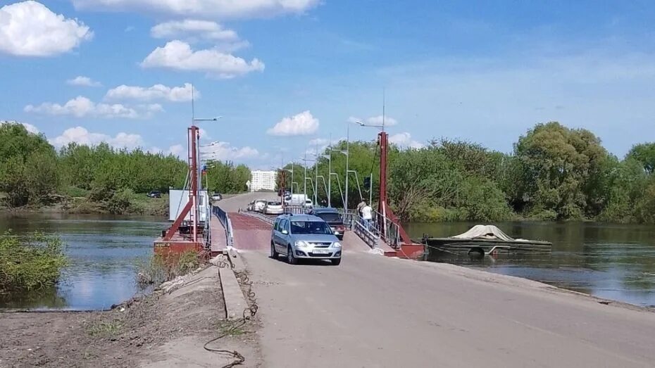 Мост шилово гремячье сейчас. Понтонный мост через Дон в Воронеже Шилово. Понтонный мост в Шилово. Понтонный мост в Колобовке Волгоградской. Понтонный мост через Хопер.