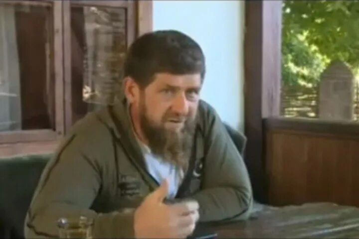 Кадыров в военной форме. Кадыров интервью. Рамзан кадыров. Кадыров интервью. Кадыров 2005.