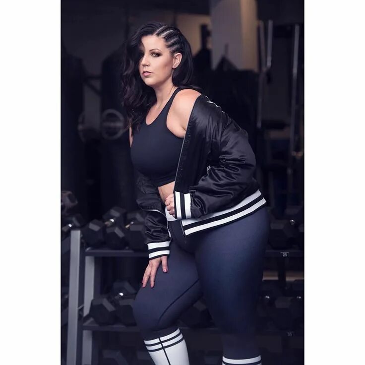 Curvy sarah. Curvy sarah. Curvy sarah. Sarah taylor модель. Плюс-сайз king steph.