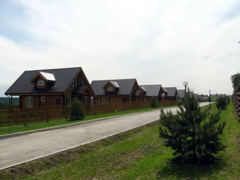 Поселок поляны. Коттеджный поселок поляна балашиха. Коттеджный поселок солнечная поляна. Поселок поляна есть. Днп поляна истринский.