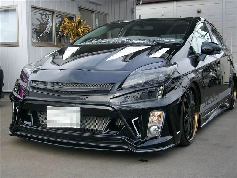 Тюнинг бампер тойота. Обвес Тойота Приус 30. Prius 30 Tuning. Toyota Prius 30 Black Tuning. Toyota Prius v Tuning.