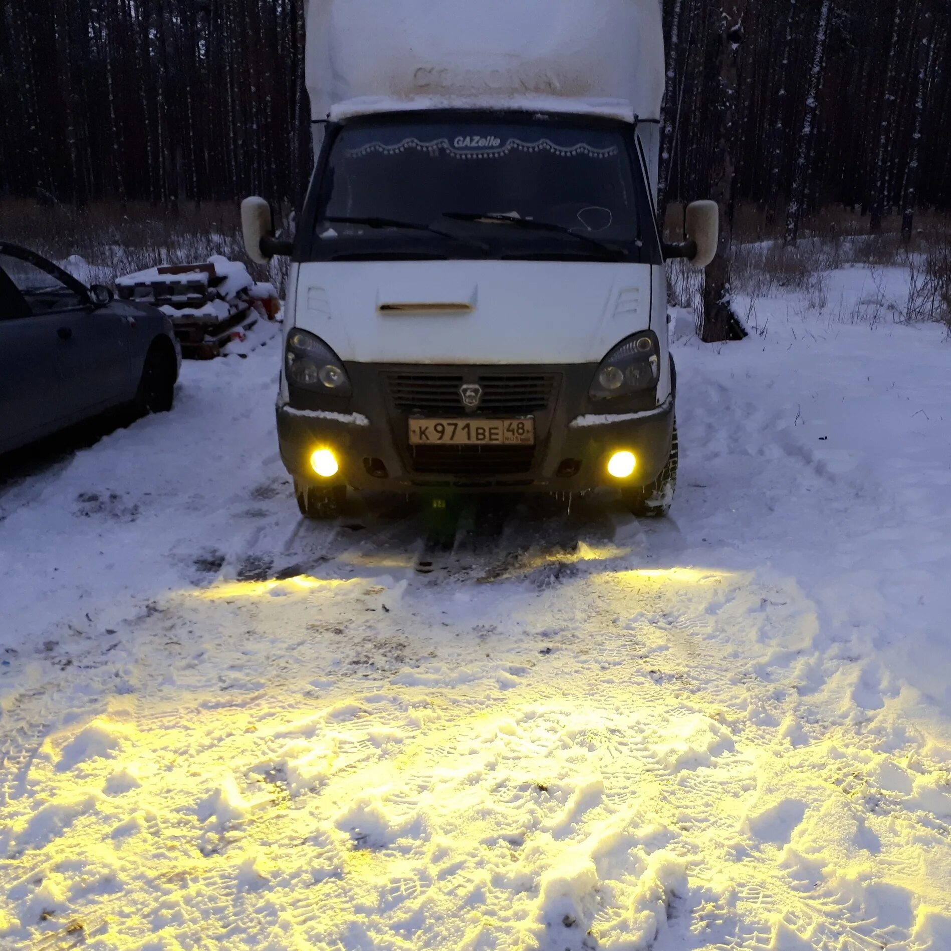 Би лед на Газель. Газель во льду. Газель во льду фото.