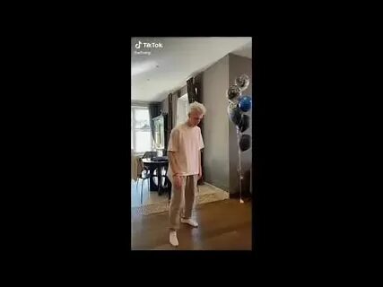 Песня па па па найти