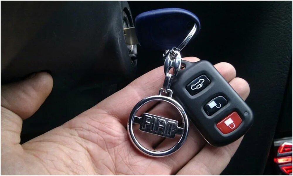 Kia forte 2010 пульт ключ. Выкидной ключ бмв. Замок с брелка. Замок с брелка. Tsa ключ.