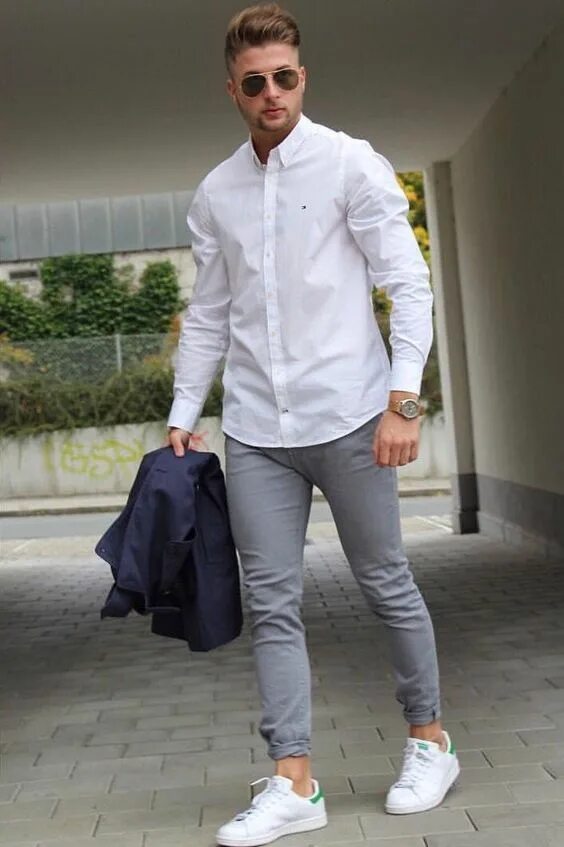 3 Fresh Chino Pants Outfits For Guys Chinos men outfit, Pants outfit men, Mens c