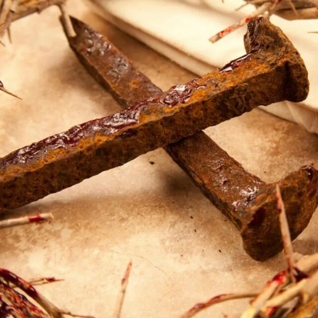 Иисус сколько гвоздей. Иисус сколько гвоздей. Иисус сколько гвоздей. Иисуса прибили иисуса к кресту. Иисус сколько гвоздей.