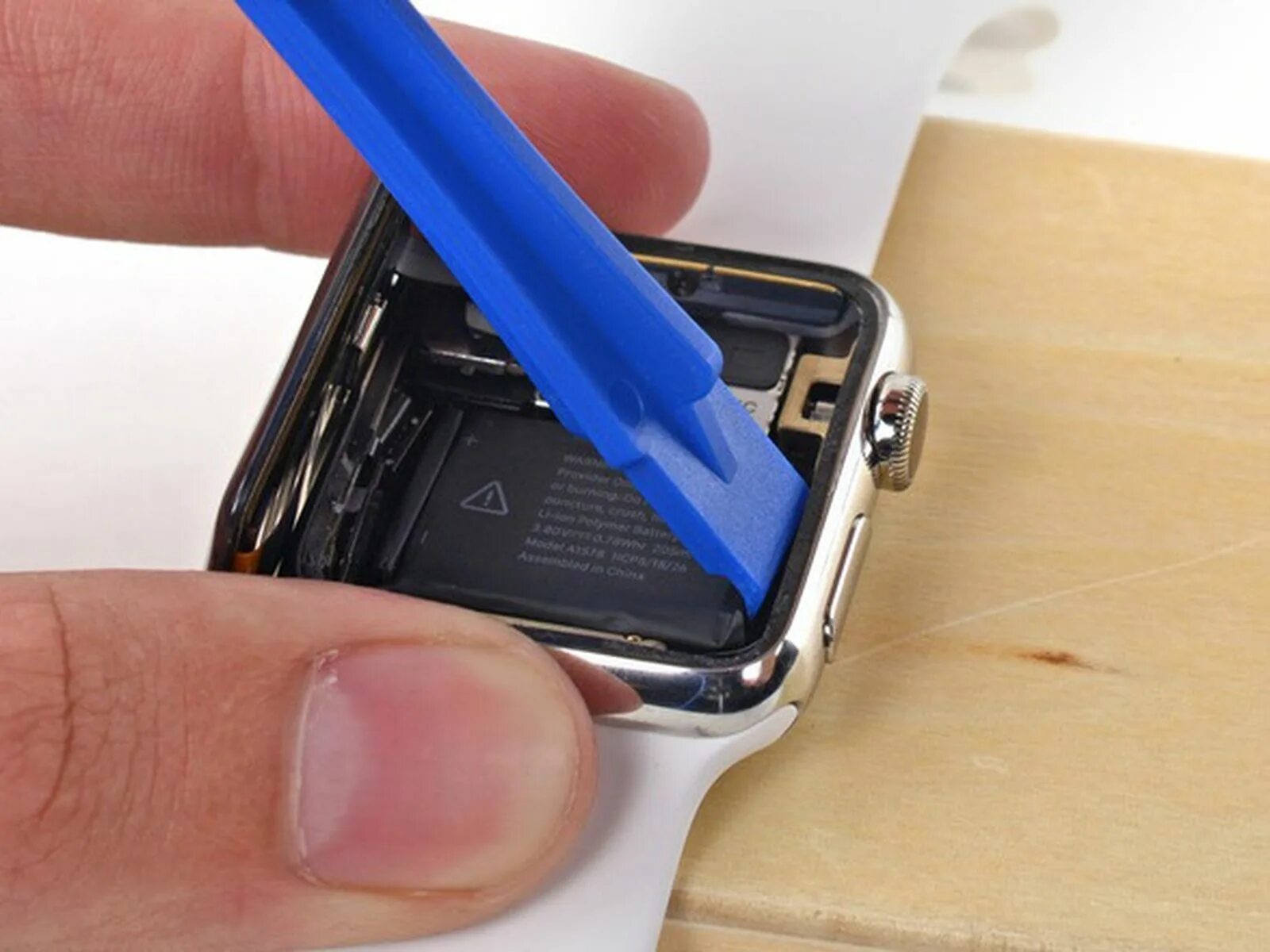Как перезагрузить часы. Ifixit apple watch series 3. Apple watch 7 ifixit. Амазфит gts 2 разбит экран. Apple watch repair.