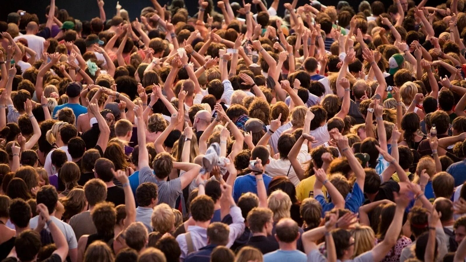 The people's movement. Человек толпы. Множество людей. Скопление людей. Эмоции в толпе.