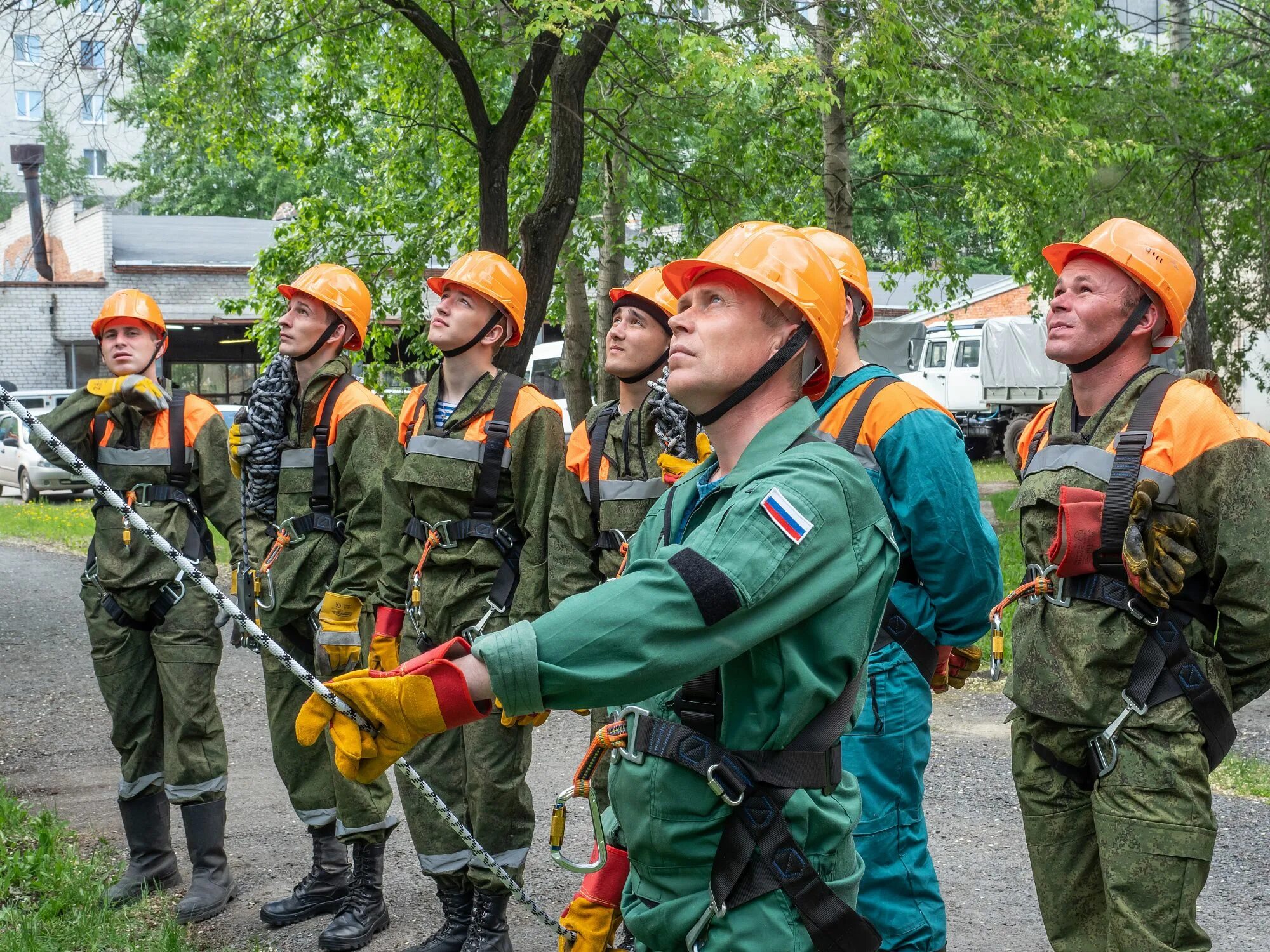 Пожарный десант. Десантники пожарные авиалесоохрана. Пожарный десант. Пожарный десант. Ми-2 авиалесоохрана.