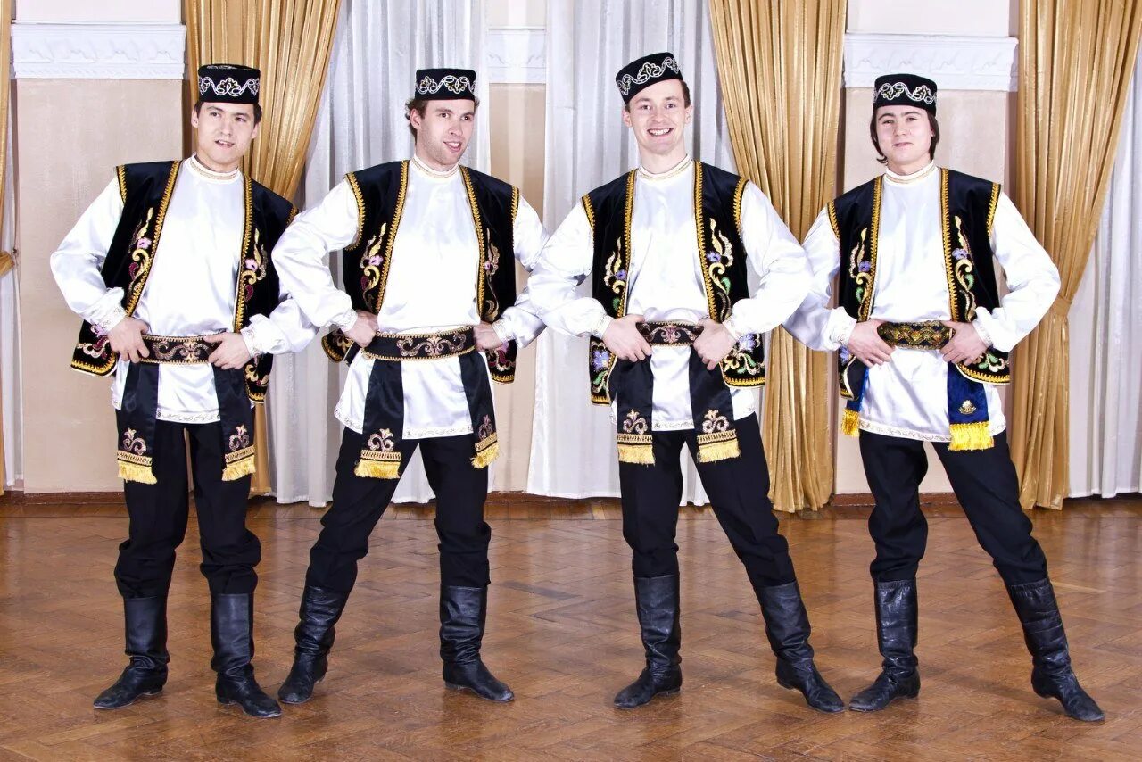 Татары костюмы картинки. Национальный национальный костюм татаров. народный национальный костюм татаров. татары национальный костюм татаров. национальный костюм татары татарстан.