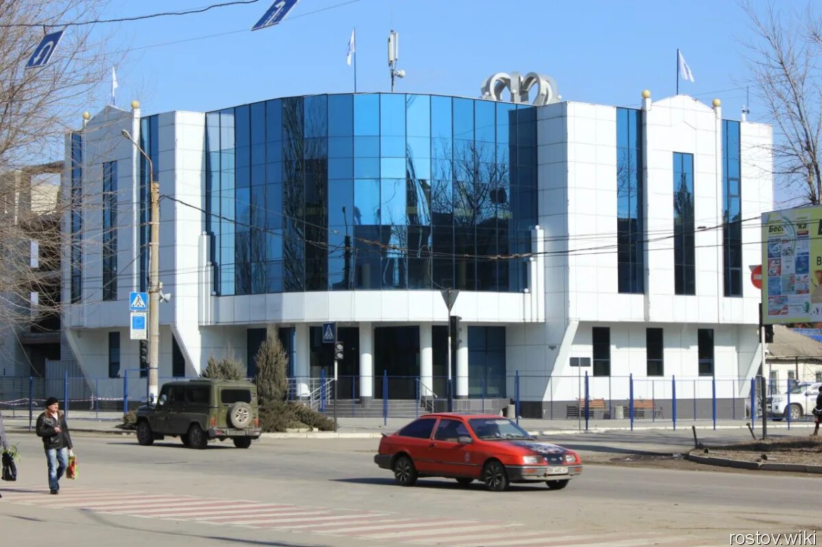 Город луганск лнр. Работа в луганске. Луганск академия культуры. Работу в городе луганске. Старый городок луганск.