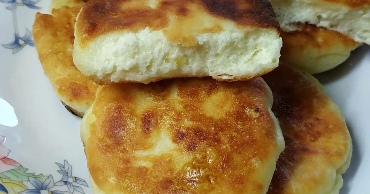 воздушные сырники из духовки. творожные сырники в духовке. нежные сырники в духовке воздушные. творожники в духовке тесто. сырники запеченные в духовке.