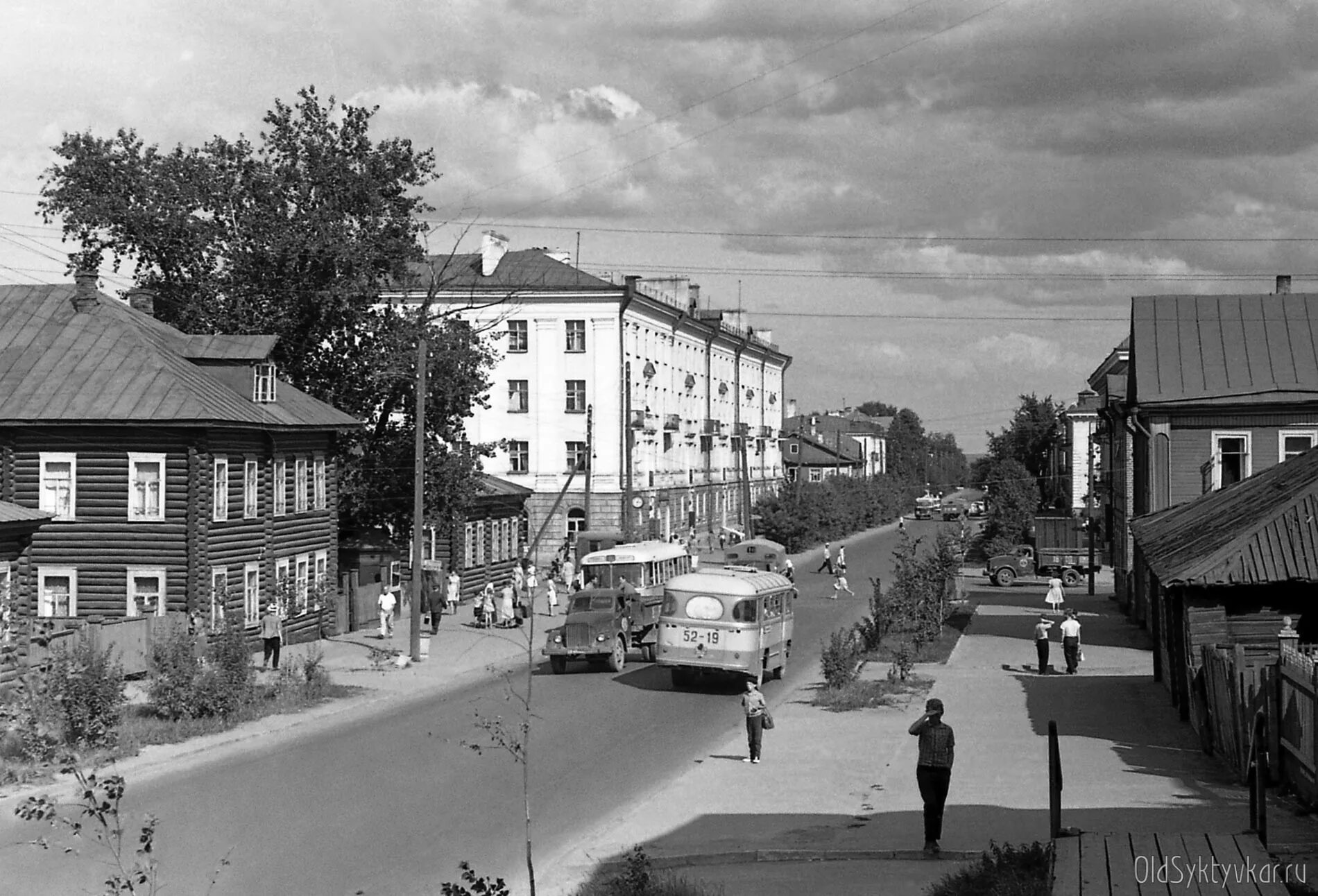 Плотный старый. Старый Сыктывкар. Старый город Сыктывкар. Советская улица Сыктывкар старый Сыктывкар. Сыктывкар 1950 год.