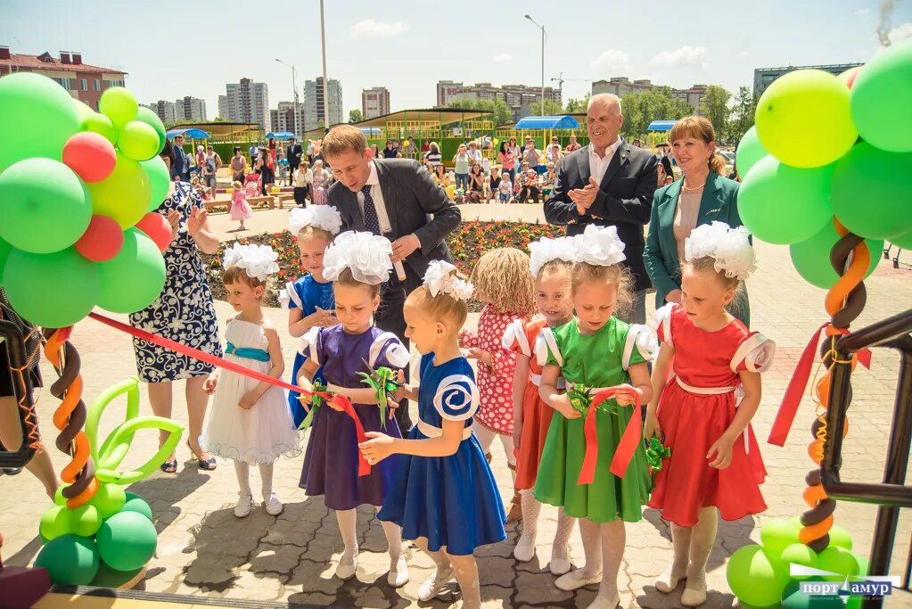 Сегодня садики работают. Открытие садика. Садик открывай. Фотографии с открытия сада. Фигурки на открытие детсада.