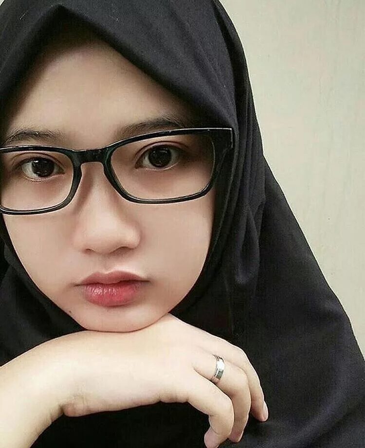 Desahan pacar. Хиджаб селфи индонезийка. Тэхен в хиджабе. Хиджаб селфи smp Anak. Анак smp.