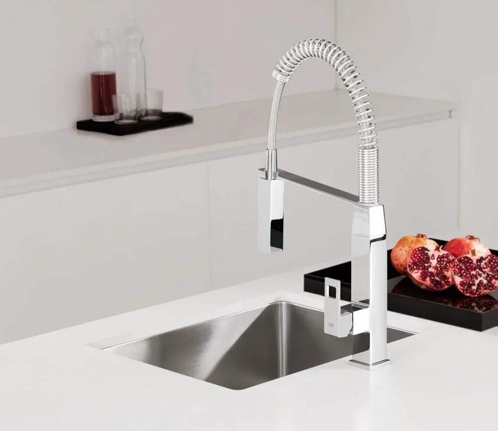 Смеситель кухонный высокий. Смеситель для кухни (мойки) Grohe Eurocube 31395000. Смеситель Grohe Eurocube 31395000. Grohe 31255000. Смеситель для кухни Grohe get 30361000 хром, с гибким изливом.