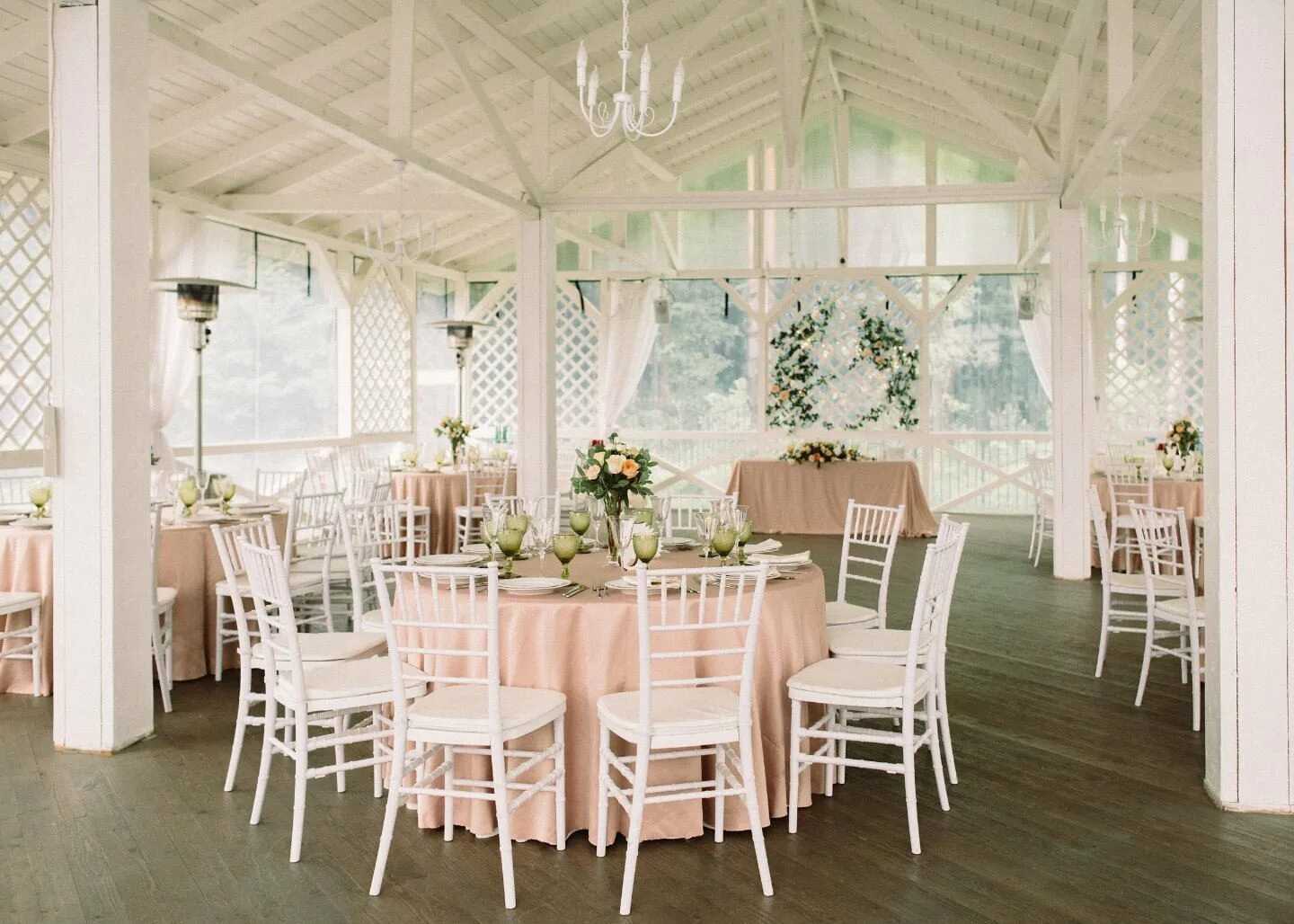 Веранда для свадьбы. Свадьба на террасе. Веранда для свадьбы. Свадьба на летней террасе. Веранда для свадьбы.