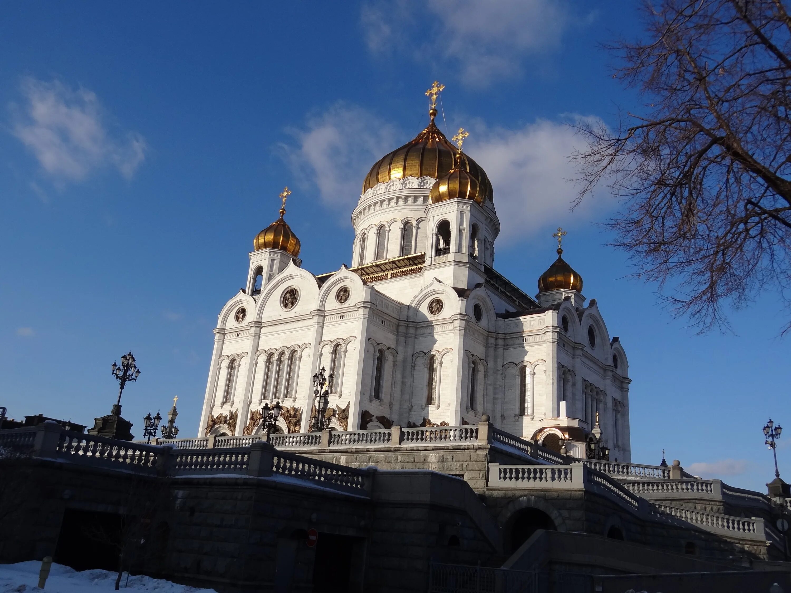 В каком городе находится храм христа спасителя. Храм Христа Спасителя верхний храм. Храм Христа Спасителя фасад. Храм Христа Спасителя Москва снаружи. Храм Христа Спасителя Восточный фасад.