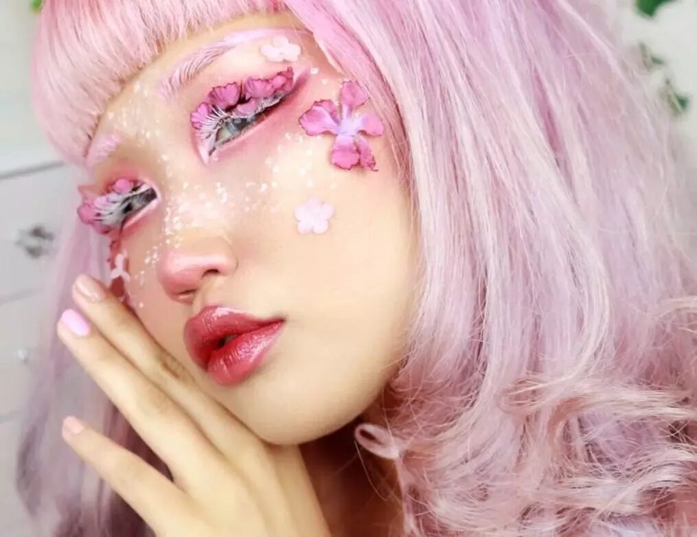 Макияж милый розовый. Макияж из тик тока. Макияж е герл. Как сделать герл. Популярные макияжи из тик тока.