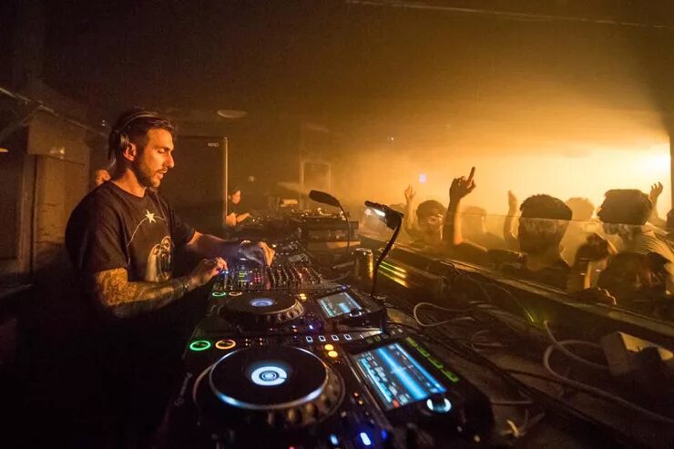 Since 82. Hot since 82 за пультом. Hot since 82 биография. Hot since 82 ship ihiza. Hot since 82 - DJ mag Latinoamérica session, Argentina.