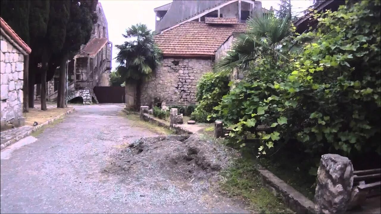 Старая абаата. Ресторан абаата гагра. абаата храм абхазия. абаата 4*. крепость абаата абхазия гагра.