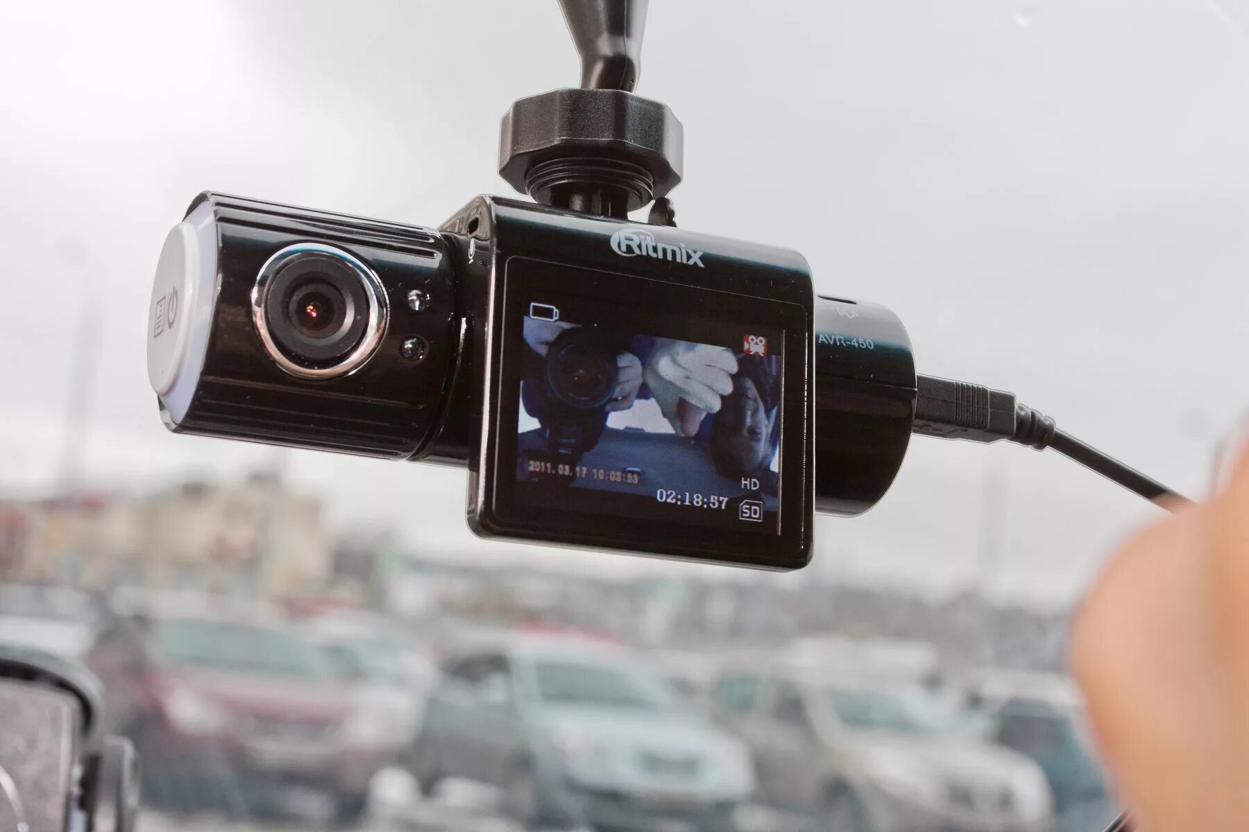 Видеорегистратор просмотр через интернет. Видеорегистратор ritmix avr-300. видеорегистратор цилиндрической формы. цилиндрический видеорегистратор без экрана. видеорегистратор круглый корпус.