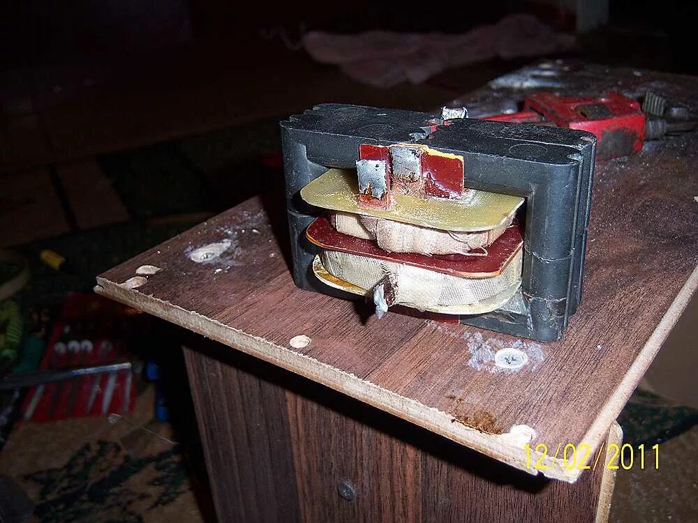 Импульсный трансформатор из твс. Выпрямитель сварочный электрон 125. Трансформатор импульсный ссср. Катушка мельниченко бестопливный генератор. Flyback transformer.