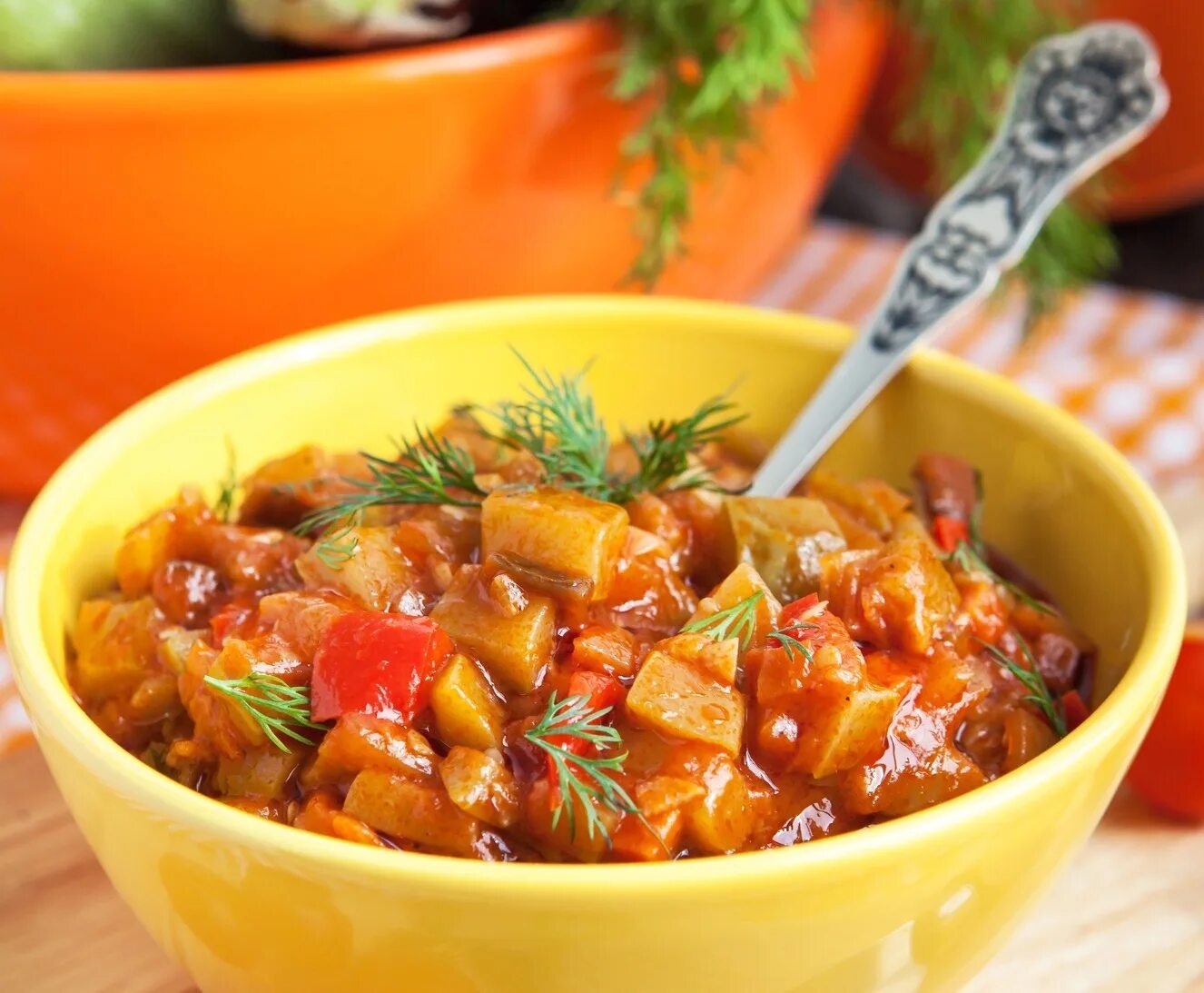 Картофельное пюре с капустой. Капуста с картошкой и томатной пастой. Тушеная капуста с мясом. Приготовление тушеной капусты. Тушеная капуста.