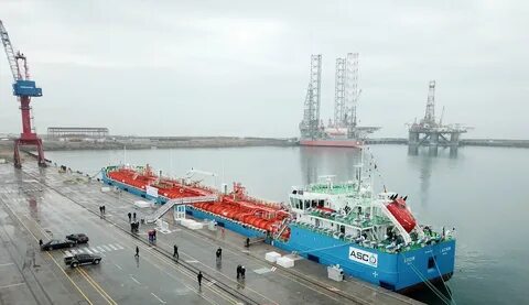 Строить судно