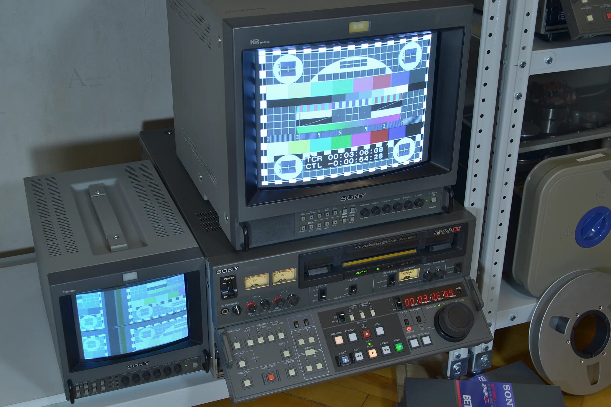 Монтажная пара. Sony betacam sp. видеомагнитофон sony betacam sp. sony pvw-2800p. betacam монтажная аппаратная.