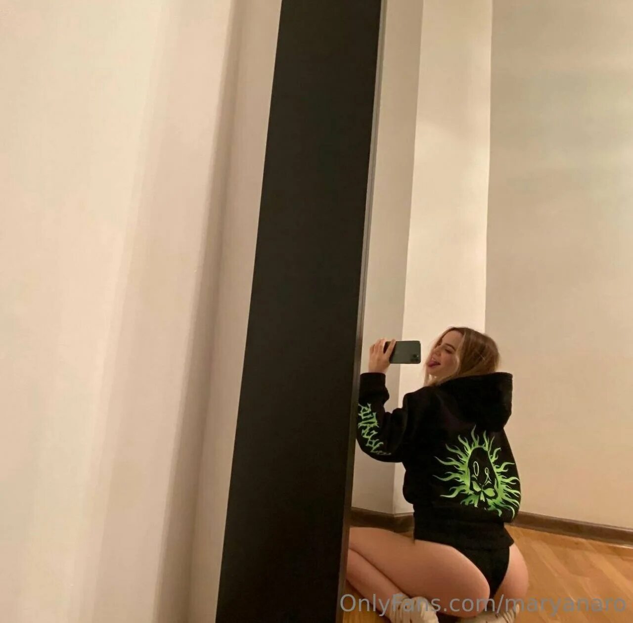 Голая Марьяна Ро В Юбке